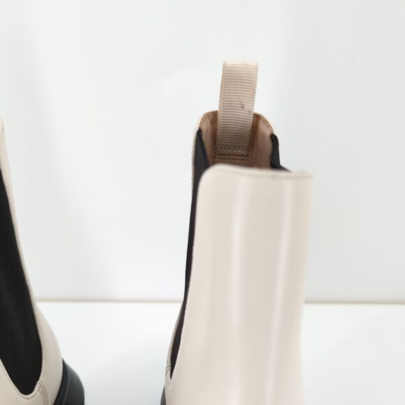 STUART WEITZMAN Women 4.5 C Norah Boots Bootie White Ankle Chelsea Lug Sole NEW - Picture 3 of 9